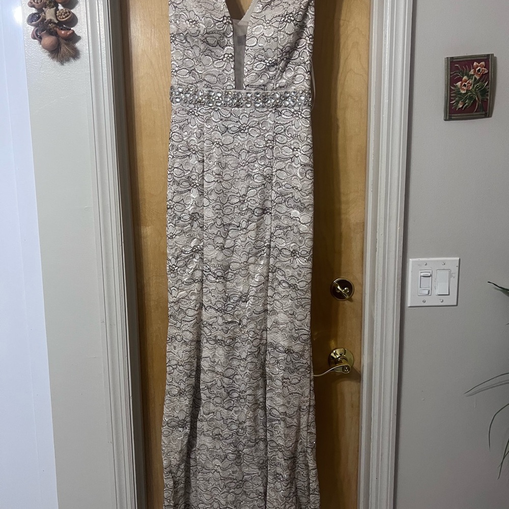 Elegant Cream Lace Evening Gown